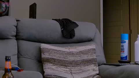 Snapshot of dilldough405 chatting on December 22, 6:17 am Dilldough405 online show from December 22, 6:17 am