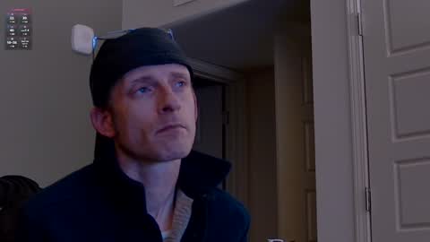 Snapshot of dilldough405 chatting on December 22, 9:22 am Dilldough405 online show from December 22, 9:22 am