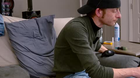 Snapshot of dilldough405 chatting on December 23, 11:06 pm Dilldough405 online show from December 23, 11:06 pm