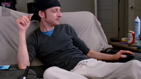 Snapshot of dilldough405 chatting on December 24, 11:38 am Dilldough405 online show from December 24, 11:38 am