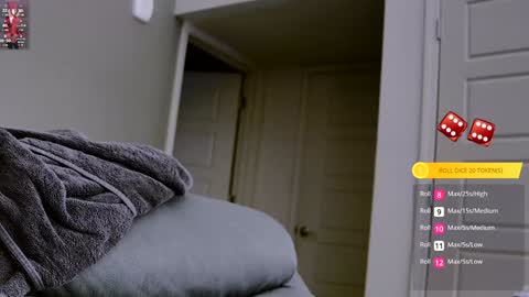 Snapshot of dilldough405 chatting on December 30, 12:31 pm Dilldough405 online show from December 30, 12:31 pm