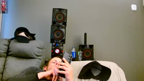 Snapshot of dilldough405 chatting on January 1, 8:15 pm Dilldough405 online show from January 1, 8:15 pm