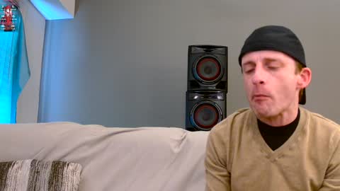 Snapshot of dilldough405 chatting on January 3, 8:54 pm Dilldough405 online show from January 3, 8:54 pm