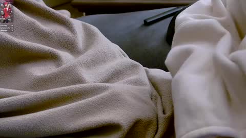 Snapshot of dilldough405 chatting on January 6, 11:07 am Dilldough405 online show from January 6, 11:07 am