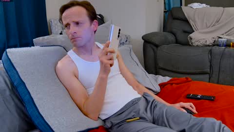 Snapshot of dilldough405 chatting on January 13, 2:18 am Dilldough405 online show from January 13, 2:18 am