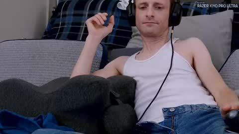 Snapshot of dilldough405 chatting on September 11, 5:29 am Dilldough405 online show from September 11, 5:29 am