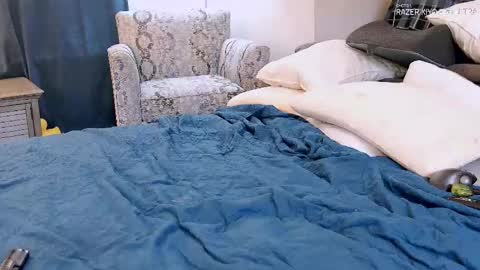 Snapshot of dilldough405 chatting on September 19, 3:02 pm Dilldough405 online show from September 19, 3:02 pm