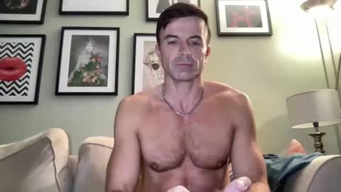 Snapshot of dillonwilde chatting on December 17, 8:32 pm Dillon online show from December 17, 8:32 pm