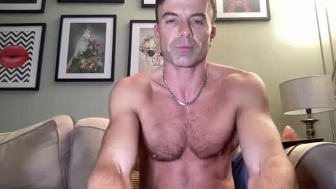 Snapshot of dillonwilde chatting on December 30, 8:47 pm Dillon online show from December 30, 8:47 pm