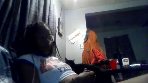 Snapshot of dime9nsmoke chatting on July 23, 5:27 am Dime9 online show from July 23, 5:27 am