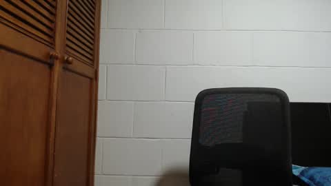 Snapshot of dimitri_quiet chatting on February 12, 3:34 am Dimitri online show from February 12, 3:34 am