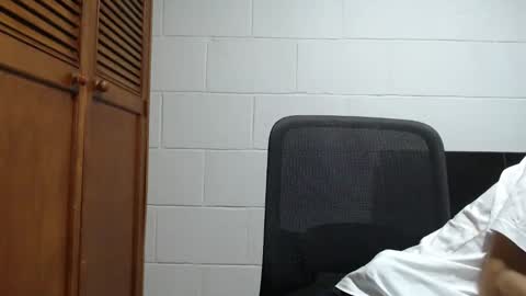 Snapshot of dimitri_quiet chatting on February 15, 8:46 am Dimitri online show from February 15, 8:46 am