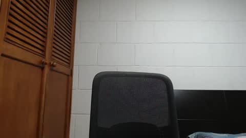 Snapshot of dimitri_quiet chatting on February 25, 8:13 am Dimitri online show from February 25, 8:13 am