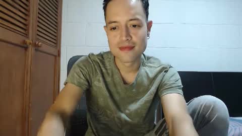 Snapshot of dimitri_quiet chatting on March 11, 5:02 am Dimitri online show from March 11, 5:02 am