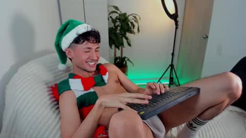 Snapshot of dimitri_targaryen chatting on December 21, 3:14 am Fabian online show from December 21, 3:14 am