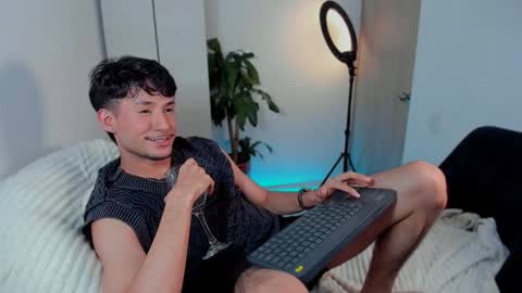 Snapshot of dimitri_targaryen chatting on December 28, 2:54 am Fabian online show from December 28, 2:54 am