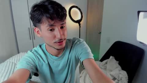 Snapshot of dimitri_targaryen chatting on December 29, 2:49 am Fabian online show from December 29, 2:49 am