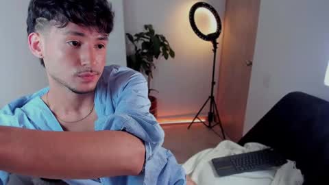 Snapshot of dimitri_targaryen chatting on January 8, 3:40 am Fabian online show from January 8, 3:40 am