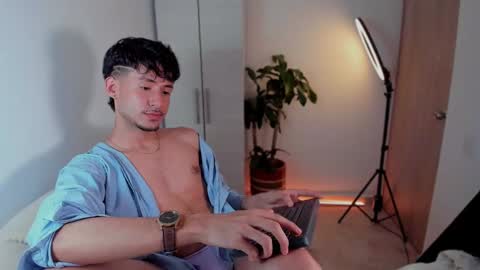 Snapshot of dimitri_targaryen chatting on January 8, 6:41 am Fabian online show from January 8, 6:41 am