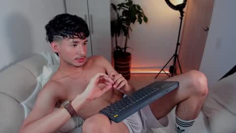 Snapshot of dimitri_targaryen chatting on January 9, 3:15 am Fabian online show from January 9, 3:15 am