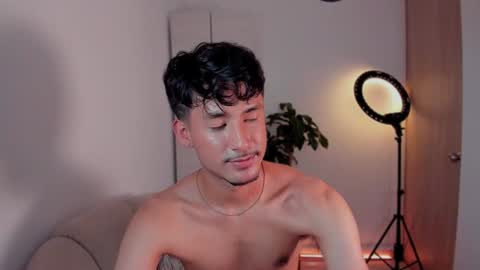 Snapshot of dimitri_targaryen chatting on January 9, 12:30 pm Fabian online show from January 9, 12:30 pm