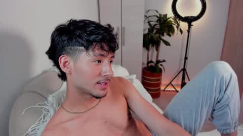 Snapshot of dimitri_targaryen chatting on January 15, 3:43 am Fabian online show from January 15, 3:43 am