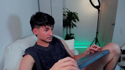 Snapshot of dimitri_targaryen chatting on January 29, 2:40 am Fabian online show from January 29, 2:40 am