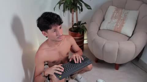 Snapshot of dimitri_targaryen chatting on February 27, 8:06 am Fabian online show from February 27, 8:06 am