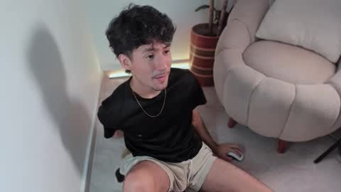 Snapshot of dimitri_targaryen chatting on March 3, 2:26 am Fabian online show from March 3, 2:26 am