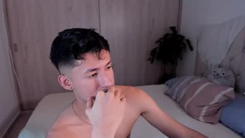 Snapshot of dimitri_targaryen chatting on September 20, 12:55 am Fabian online show from September 20, 12:55 am