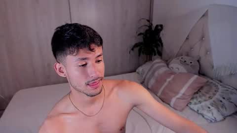 Snapshot of dimitri_targaryen chatting on September 26, 12:14 am Fabian online show from September 26, 12:14 am