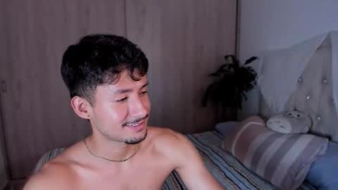 Snapshot of dimitri_targaryen chatting on October 7, 5:04 am Fabian online show from October 7, 5:04 am