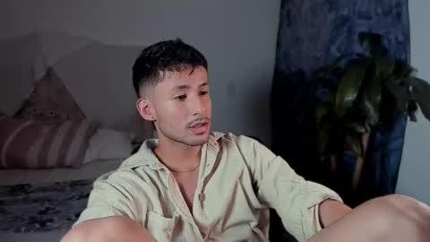 Snapshot of dimitri_targaryen chatting on November 1, 1:40 am Fabian online show from November 1, 1:40 am