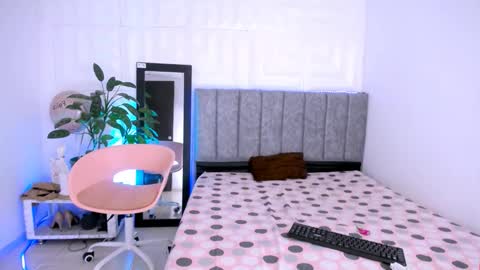 DINA online show from September 13, 5:13 pm