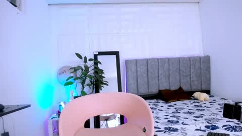 DINA online show from September 19, 10:10 pm