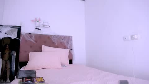 DINA online show from October 13, 7:36 pm