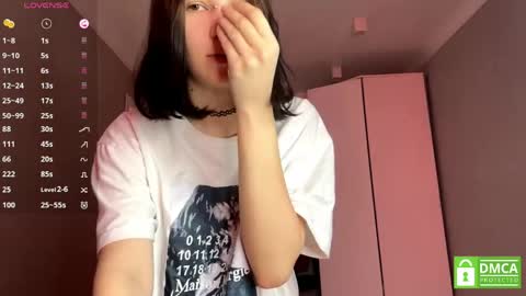 Snapshot of dinakonno chatting on April 24, 11:12 am Amelia online show from April 24, 11:12 am