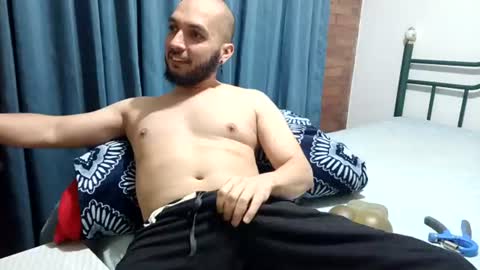 Snapshot of dinchtcams chatting on July 15, 5:34 am Dincht online show from July 15, 5:34 am