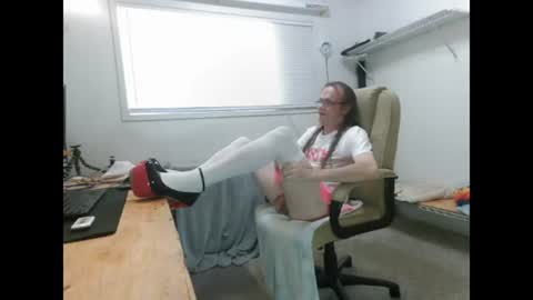 Snapshot of dinkdork094 chatting on July 19, 9:07 pm Dinkdork just having a good time online show from July 19, 9:07 pm