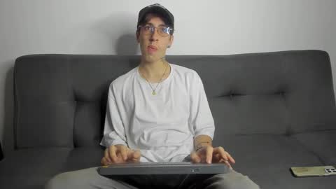 Snapshot of dio_star chatting on November 20, 11:32 am Dio online show from November 20, 11:32 am