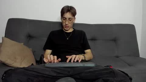 Snapshot of dio_star chatting on November 29, 1:25 pm Dio online show from November 29, 1:25 pm