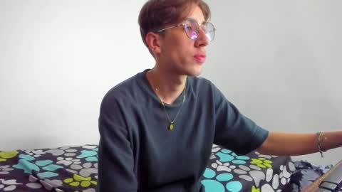 Snapshot of dio_star chatting on December 4, 3:21 pm Dio online show from December 4, 3:21 pm