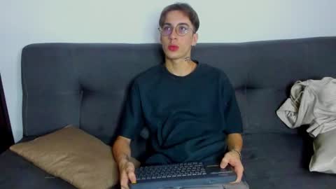 Snapshot of dio_star chatting on December 5, 12:25 pm Dio online show from December 5, 12:25 pm