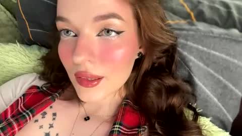 Diora  Sam  online show from June 5, 7:19 pm