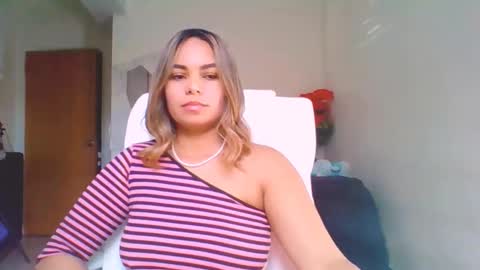 diosadeluniverso_ online show from December 4, 2:15 pm