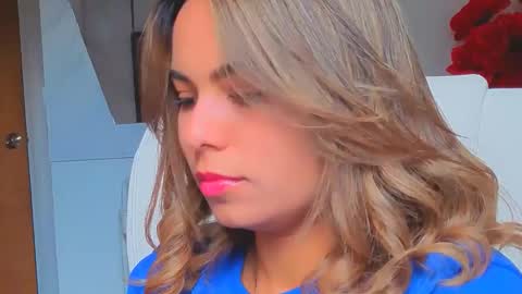 diosadeluniverso_ online show from December 15, 12:31 pm