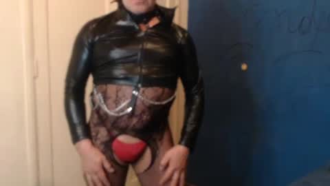 Snapshot of director518538 chatting on June 14, 9:33 am Fabi-cross online show from June 14, 9:33 am