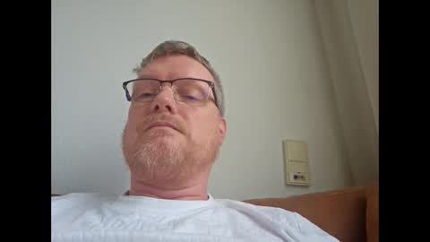 Snapshot of dirkkie1975 chatting on February 22, 11:53 am dirkkie1975 online show from February 22, 11:53 am