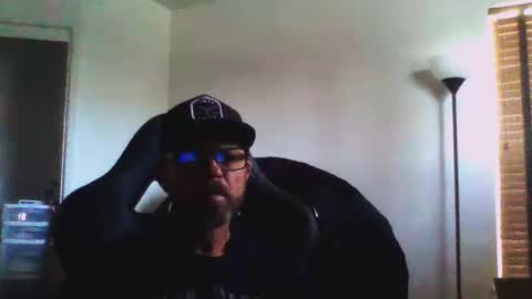 dirtrider15 online show from April 5, 6:27 pm