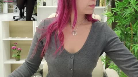 dirty_mature online show from December 19, 8:56 am